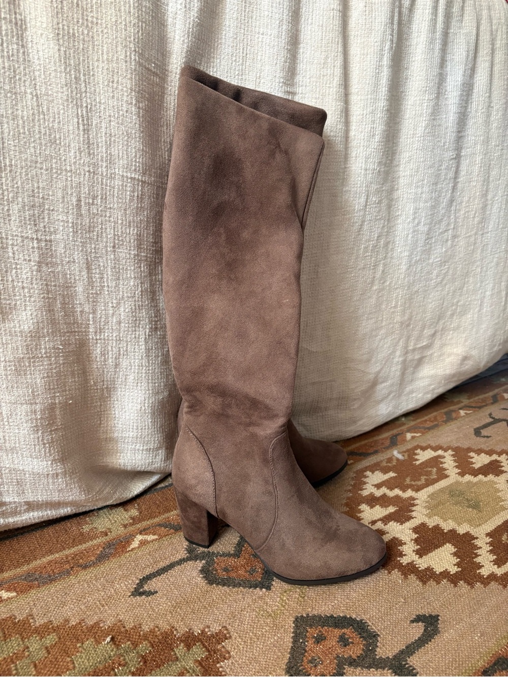 Suede Knee-High Block Heel Boots - grey